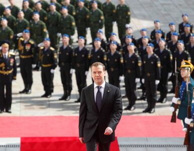 Miniatura: Miedwiediew na odchodne zdemokratyzował Rosję