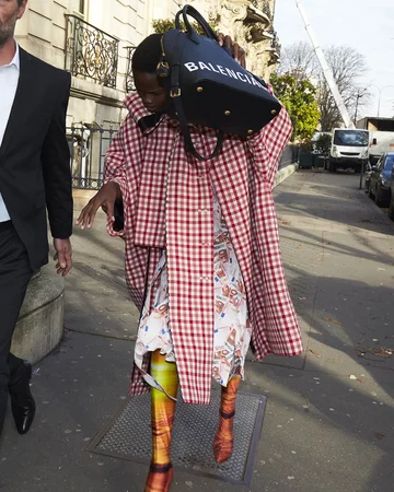 Projekty hiszpańskiego domu mody Balenciaga 