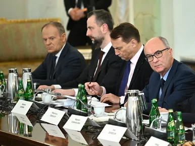 Miniatura: Tusk i Czarzasty popędzają Nawrockiego....