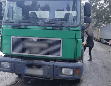 Miniatura: Jeździł bez licencji od 27 lat. Mandat był...