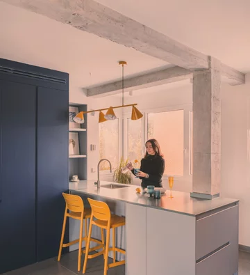 Metamorfoza mieszkania w bloku z lat 60. autorstwa OOIIO Architecture 