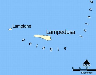 Miniatura: 700 imigrantów przypłynęło na Lampedusę