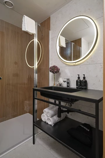 Harmony Valley Resort w Szklarskiej Porębie zaprojektowany przez Tremend to nowy hotel dla dorosłych, którego wnętrza zaprojektowano z inspiracji karkonoskim krajobrazem, lokalnym rzemiosłem i współczesnym designem 