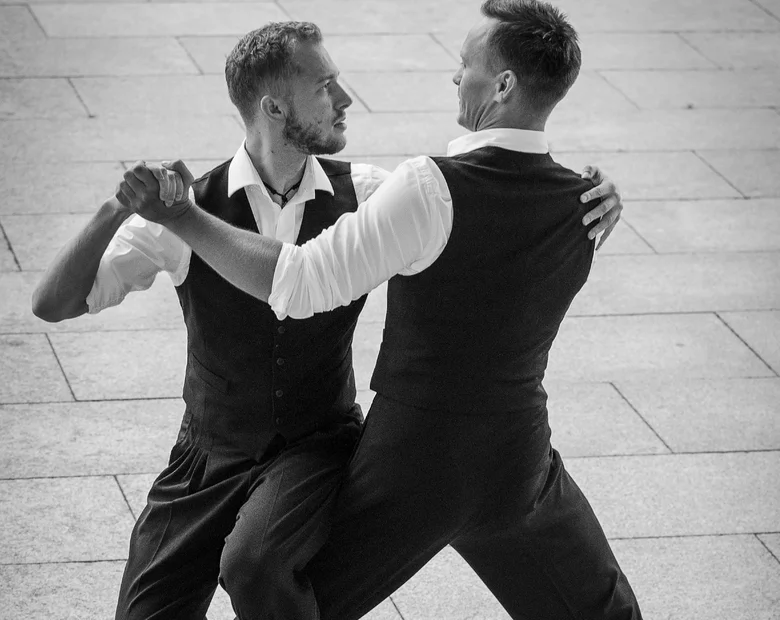 Miniatura: Pary jednopłciowe zatańczą tango w...