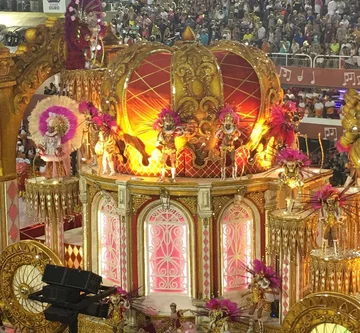 Parada podczas karnawału w Rio 