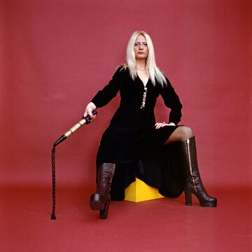 Natalia LL, Aksamitny terror