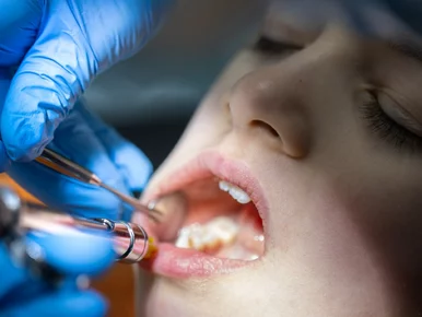 Miniatura: Higiena jamy ustnej ratuje życie. Sprawdź,...