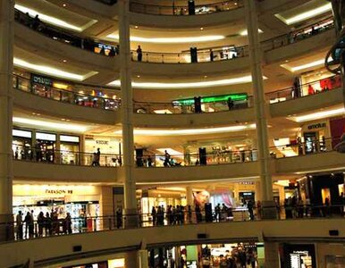 Miniatura: Włoski strajk w polskich hipermarketach....