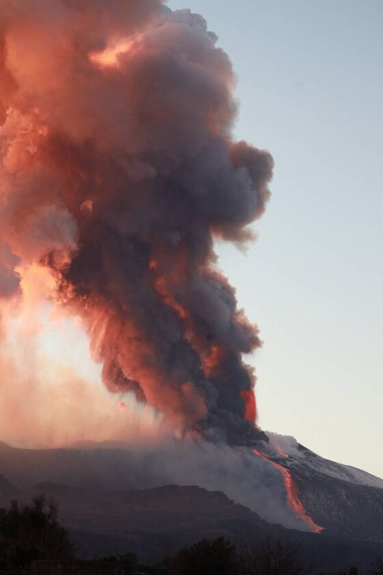 Spektakularna erupcja Etny 