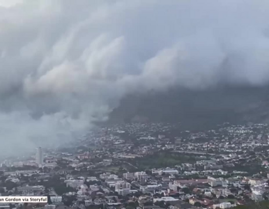 Miniatura: Gigantyczny pożar w Kapsztadzie. Ogień...