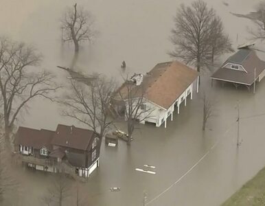 Miniatura: Powodzie w USA zbierają śmiertelne żniwo....