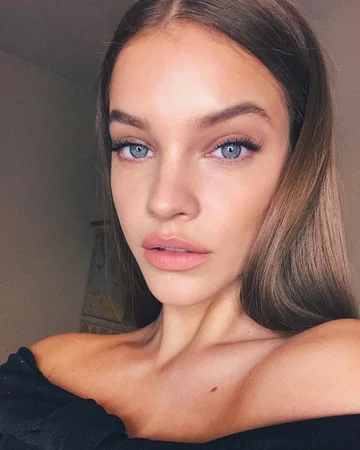Barbara Palvin 