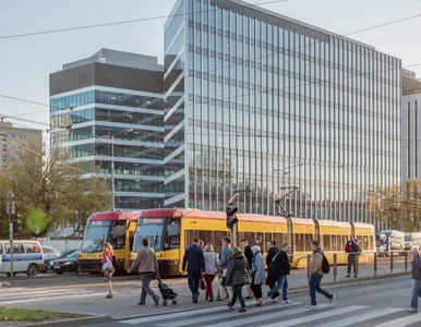 Miniatura: Coraz więcej pracowników gotowych zostać...