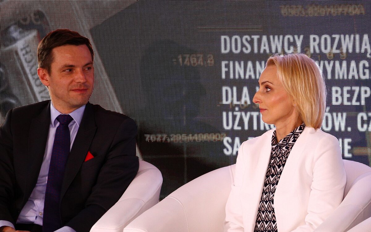 Adrian Kurowski, dyrektor Visa w Polsce i Joanna Seklecka, prezes Zarządu eService 