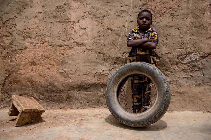 Burkina Faso. 54 dolary miesięcznie na osobę dorosłą. Opona 