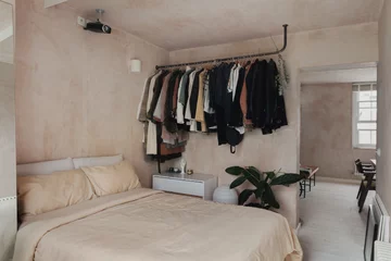 Śródziemnomorski klimat w pochmurnym Londynie, projekt Red Deer downloadfor.press, red deer