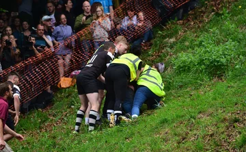 Zawody Cooper's Hill Cheese-Rolling and Wake w Gloucestershire 