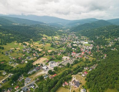 Miniatura: To najdłuższa wieś w Polsce. Trafisz z...