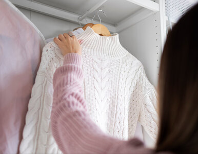 Miniatura: Postaw to w szafie. Po zapachu nie...