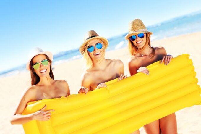 Sky4Fly.net_Robi sie goraco!Oto 5 sposrod najlepszych plaz topless na świecie