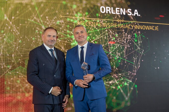 Andrzej Horawa i&nbsp;Łukasz Kopeć, kierownik działu innowacji i&nbsp;akceleracji w&nbsp;ORLEN S.A