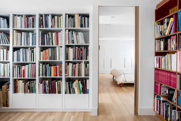 Mieszkanie w bieli, projekt Newsam Construction 2624-01, v2com