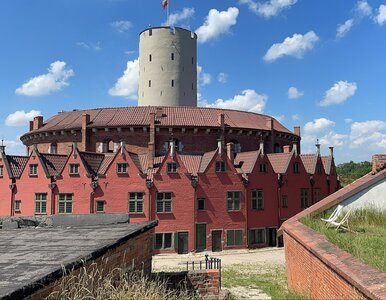 Miniatura: To najstarsza nadmorska twierdza w Polsce....