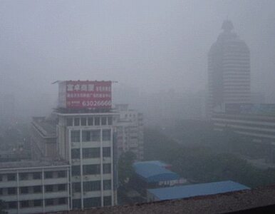 Miniatura: Smog paraliżuje Pekin