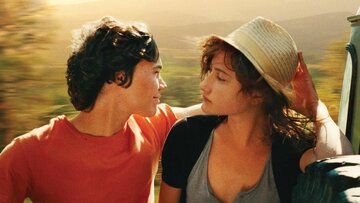kadr z&nbsp;filmu "Goodbye, first love" (2011)
