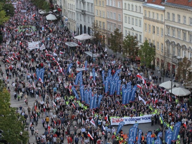 Marsz "Obudź się Polsko" w Warszawie (fot. PAP/Paweł Supernak)
