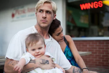 Eva Mendes i Ryan Gosling w filmie „Drugie oblicze” (2012) 