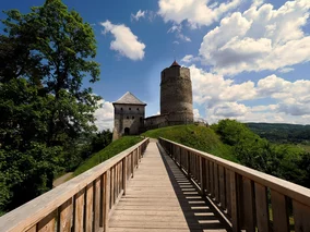 Miniatura: Ten zamek zyska wyższą wieżę i nowy taras....