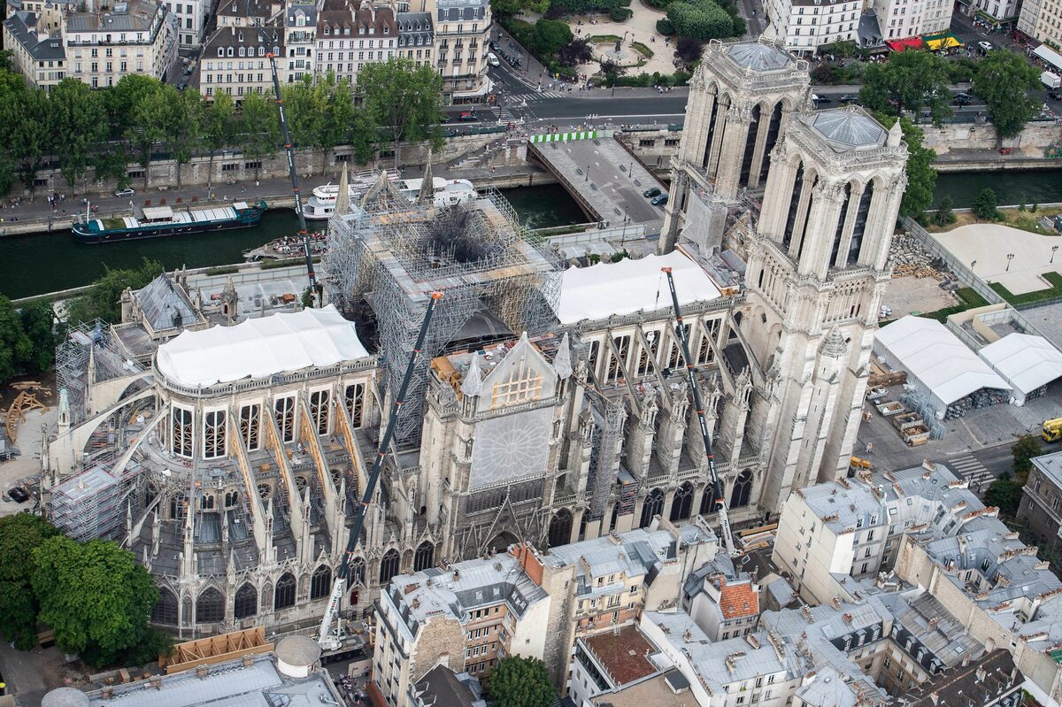 Odbudowa katedry Notre Dame 