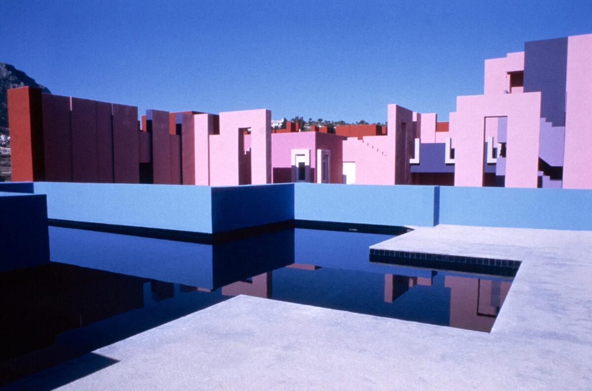 La Muralla Roja, osiedle projektu Ricardo Bofill Taller de Arquitectura Ricardo Bofill, La Muralla Roja