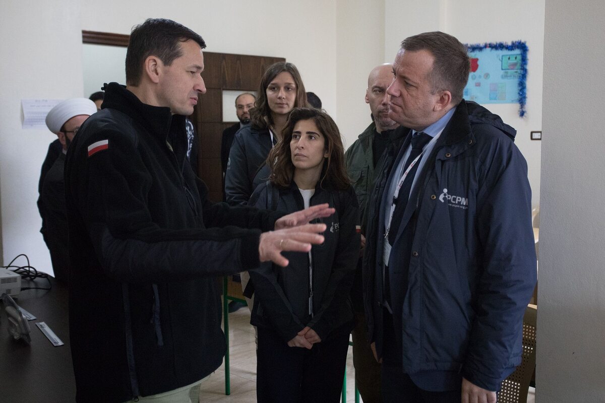 Premier Mateusz Morawiecki w Libanie Drugi dzień wizyty premiera Mateusza Morawieckiego w Libanie to m.in. wizytacja wybranych projektów pomocowych Polskiego Centrum Pomocy Międzynarodowej w prowincji Akkar.