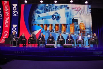 Paneliści debaty &bdquo;Nowe Możliwości&rdquo;