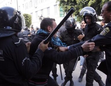 Miniatura: Tunezja: antyrządowa demonstracja starła...