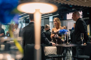 Jubileusz 21-lecia HOLA Design był okazją do spotkania przedstawicieli świata architektury, designu, sztuki i rynku nieruchomości. Wieczór zainaugurował nowy cykl wydarzeń poświęconych współczesnej architekturze, wzornictwu i stylowi życia 