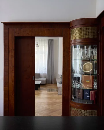 Renowacja willi z lat 30. w Pradze. Projekt Atelier Hajný 