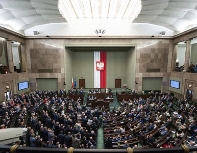 Miniatura: Sondaż przed wyborami. PiS na czele,...