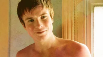 Joe Dempsie jako Chris Miles w serialu „Skins” 