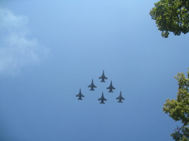 Sześć samolotów F-16 (fot.Marcin Lis)