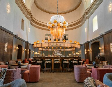 Miniatura: Między trendem a wartością. Jak zmienia...