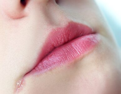 Miniatura: Pękające kąciki ust mogą oznaczać brak...
