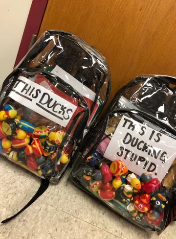 Plecaki uczniów z Parkland 