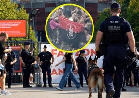 Miniatura: Flaga UPA na Stadionie Narodowym....