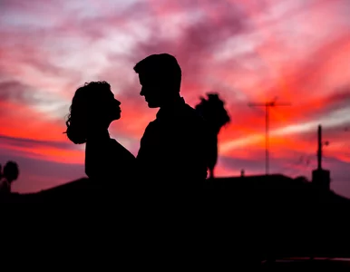 Miniatura: Pikantne szczegóły i intymne opisy bez...