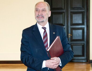 Miniatura: Macierewicz wyjaśnia powody, dla których...