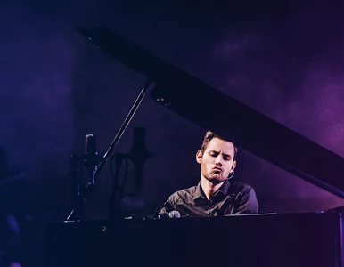 Miniatura: Najszybszy pianista świata gra melodię z...