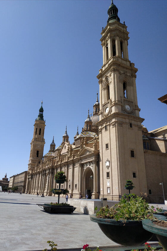 Bazylika katedralna Nuestra Señora del Pilar 